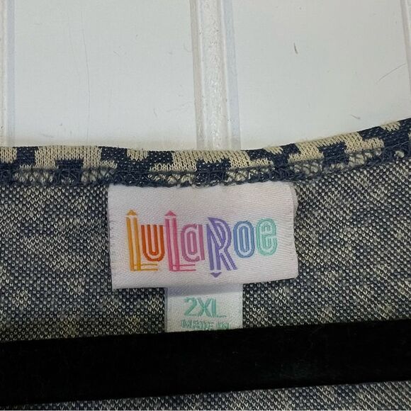 LulaRoe Elizabeth Tunic xxl - Picture 4 of 11